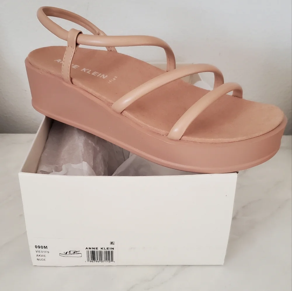 Anne Klein Tan Sandals - 9.5 - Picture 2 of 8